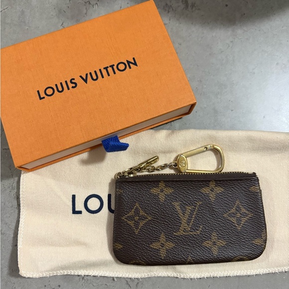 Louis Vuitton Accessories - Louis Vuitton Monogram Key Holder with Gold Clasp
